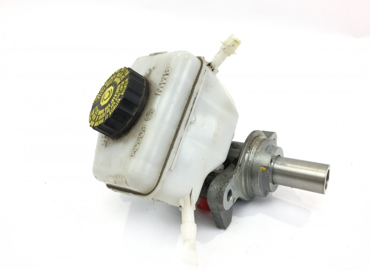 BMW 1 (E81 / E82 / E87 / E88) brake master cylinder BMW 1 (F20, F21) (2011-2019) Brake Master Cylin...