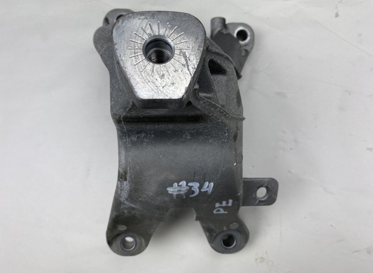 Audi A4 (B8) Engine Support Right AUDI A4 / A4 ALLROAD (B8) (2007-2015) Engine Su...