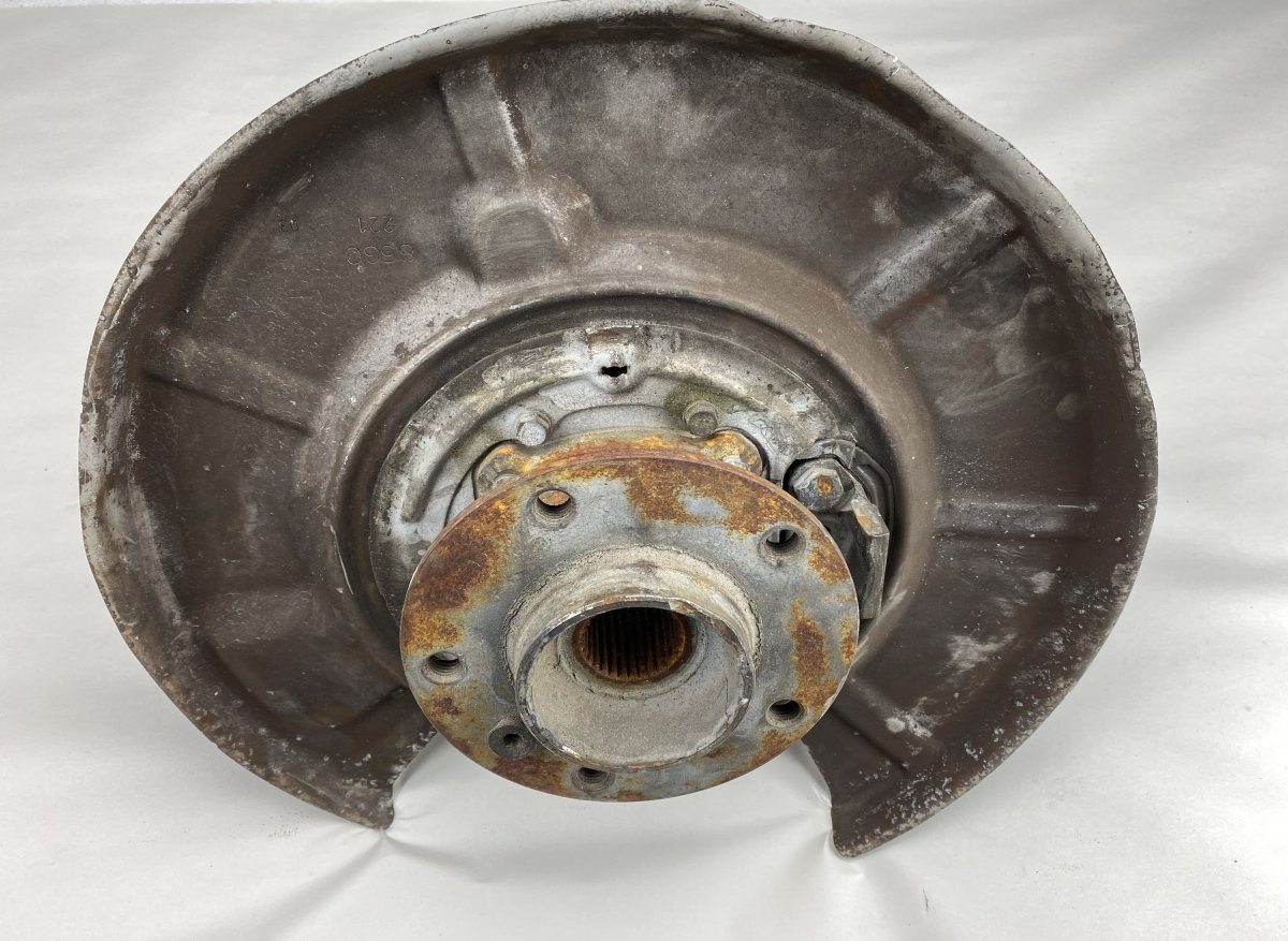 BMW 6 (E63 / E64) Wheel bearing housing rear left BMW 6 (E63, E64) (2004-2010) Wheel bearing hous...