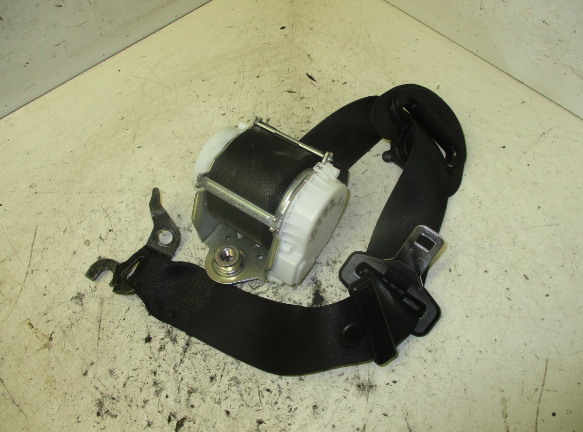 BMW 3 (E90 / E91 / E92 / E93) Seat Belt Front Right BMW 3 (E90, E91, E92, E93) (2005-2011) Seat Bel...