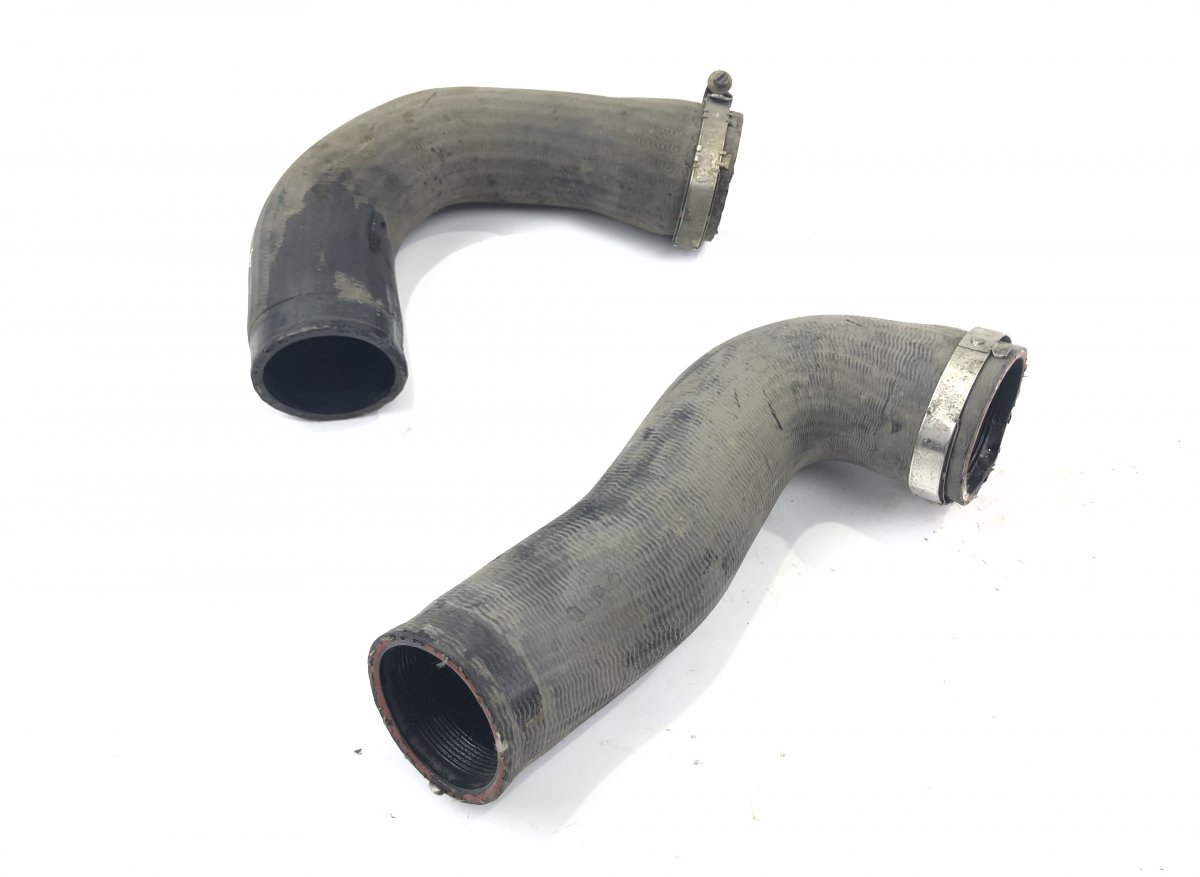 Volkswagen Passat CC / CC Intercooler pipe left VW PASSAT CC (357) (2009-2017) Intercooler pipe...