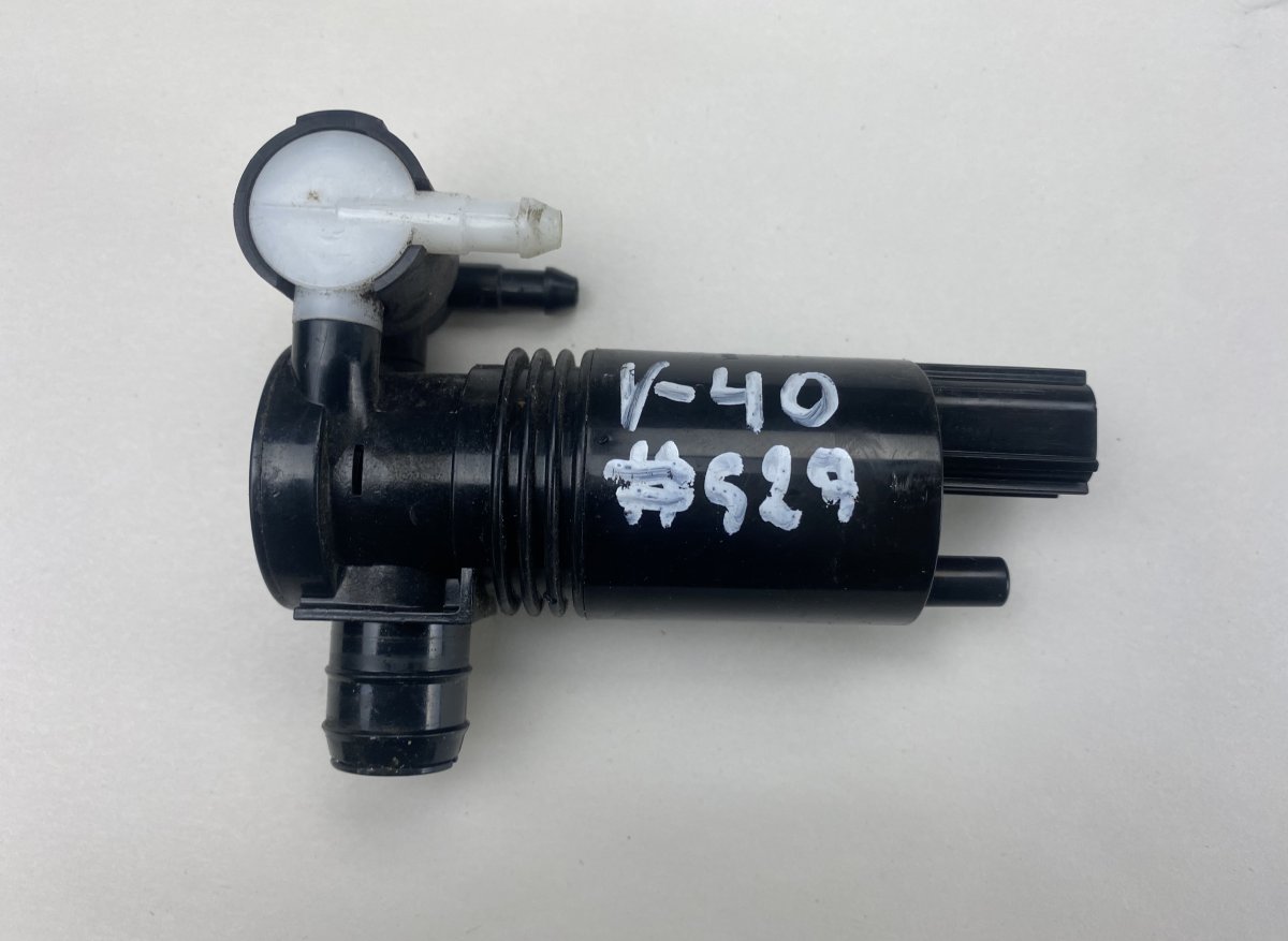 Volvo V40 Washer pump Windscreen VOLVO V40 (2012-2019) Washer pump Windscreen 13...