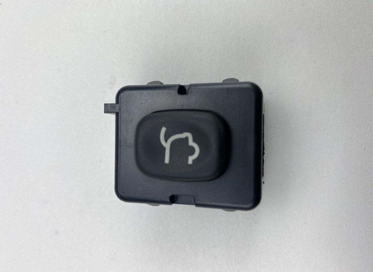 Chrysler Grand Voyager / Town & Country Bootlid / tailgate Open Switch