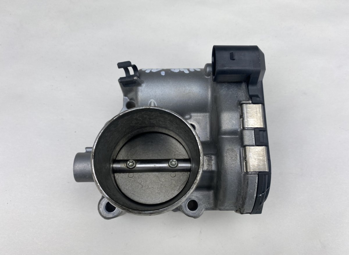 Volvo V40 Throttle body