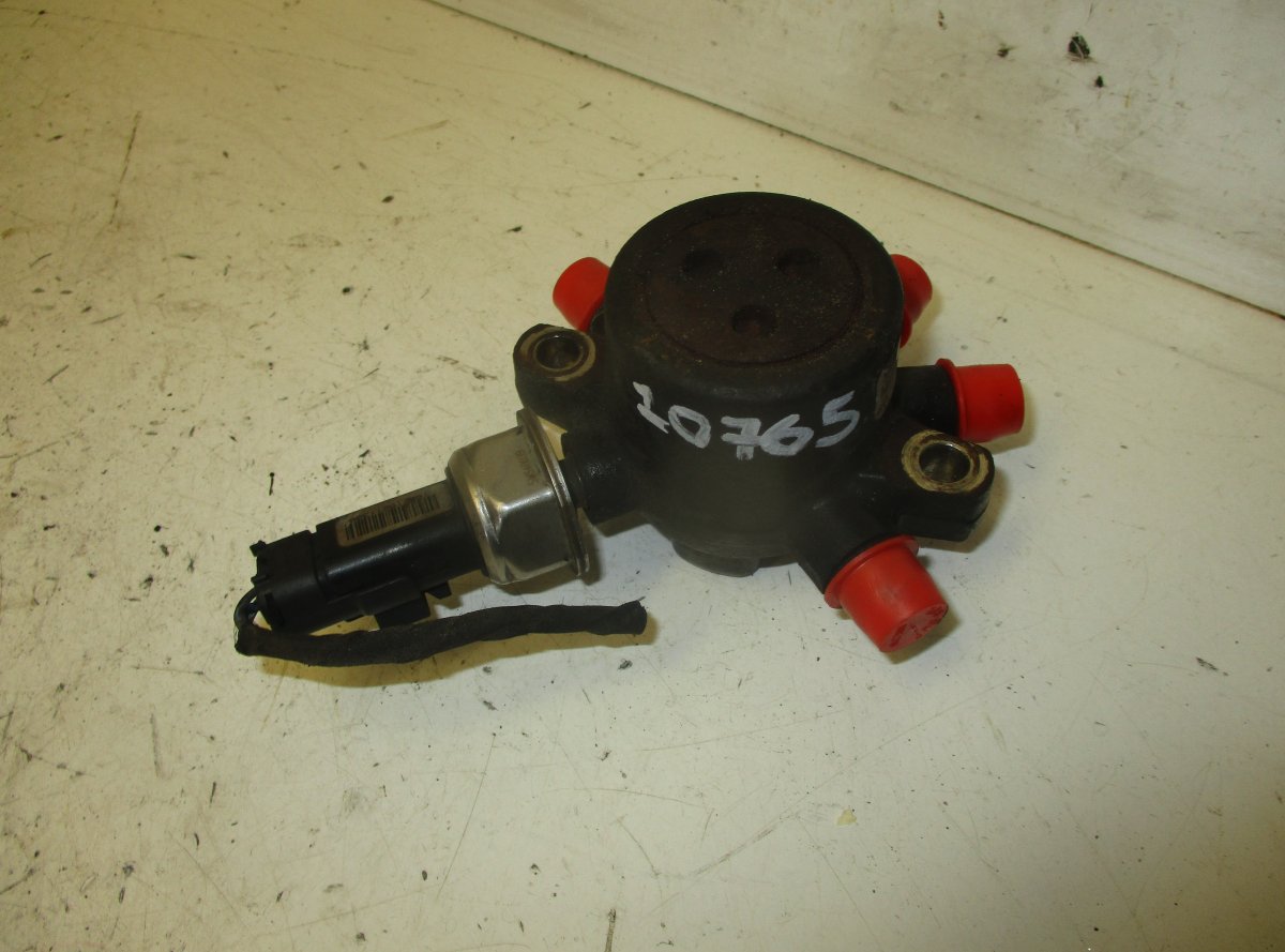 Ford Mondeo Fuel Distributor / fuel rail FORD MONDEO Mk IV (BA7) (2007-2014) Fuel Distri...