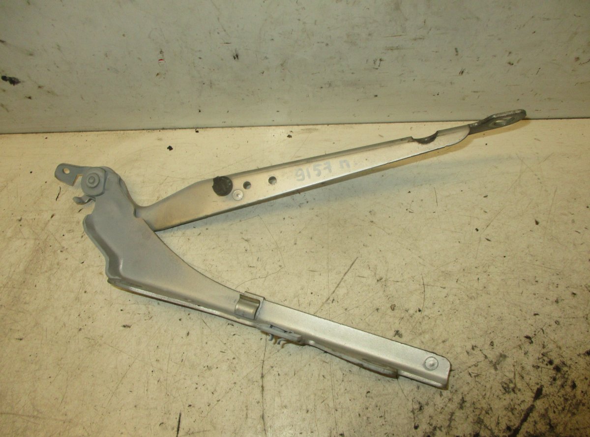 Volvo S80 Bonnet Hinge Right VOLVO S80 I (TS, XY) (1998-2006) Bonnet Hinge R...