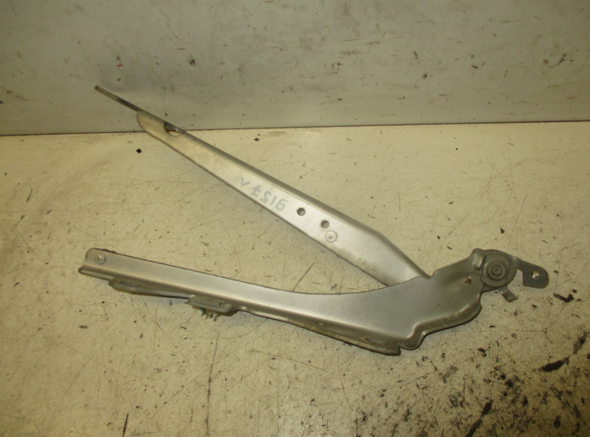 Volvo S80 Bonnet Hinge Left VOLVO S80 I (TS, XY) (1998-2006) Bonnet Hinge L...