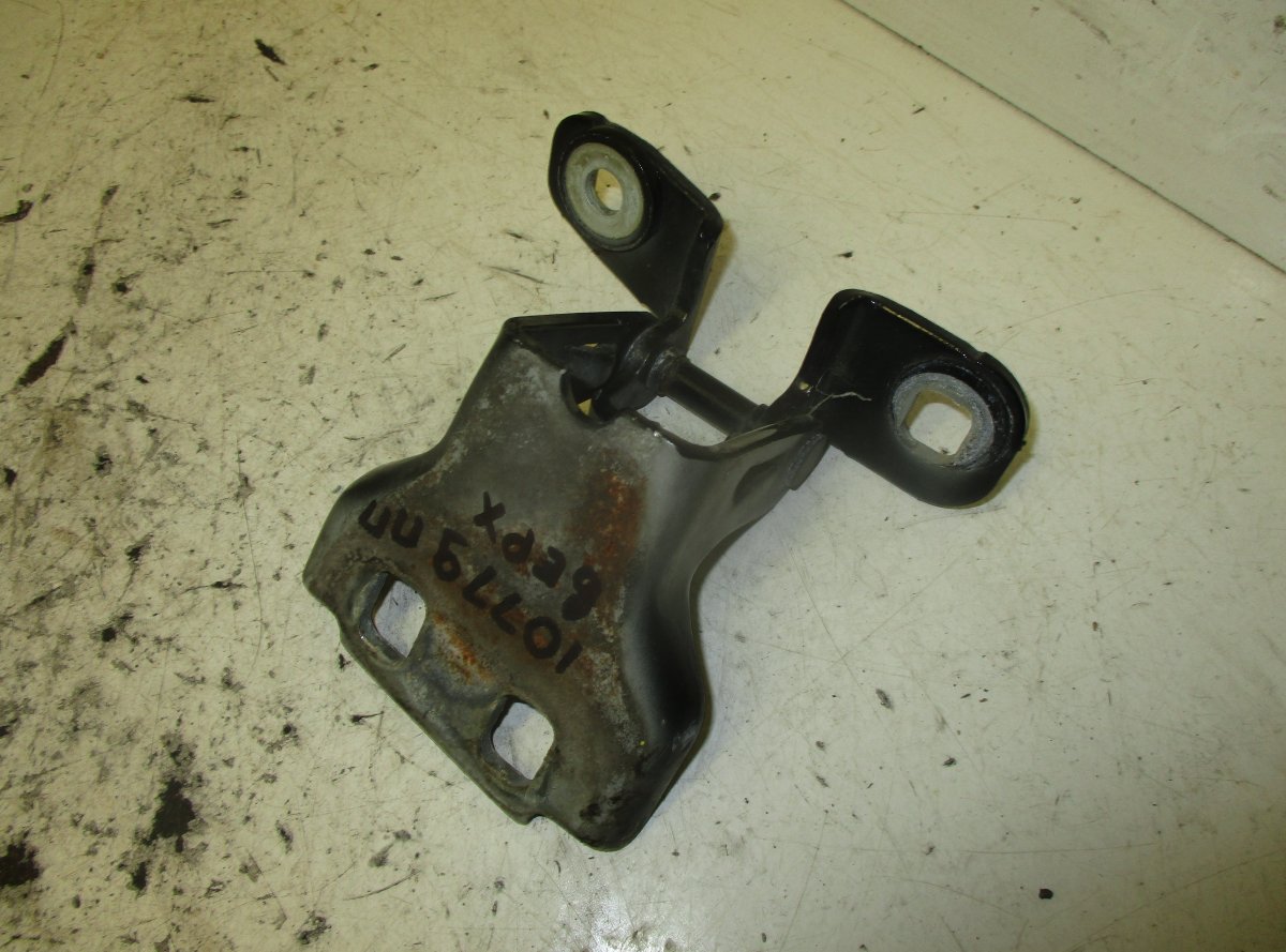 Jeep Grand Cherokee (WK) Door Hinge Front upper right JEEP GRAND CHEROKEE III (WH) (2005-2010) Door H...
