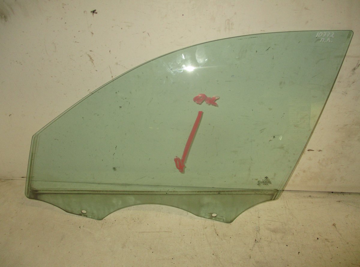 BMW 3 (E90 / E91 / E92 / E93) Door window glass front left BMW 3 (E90, E91, E92, E93) (2005-2011) Door win...
