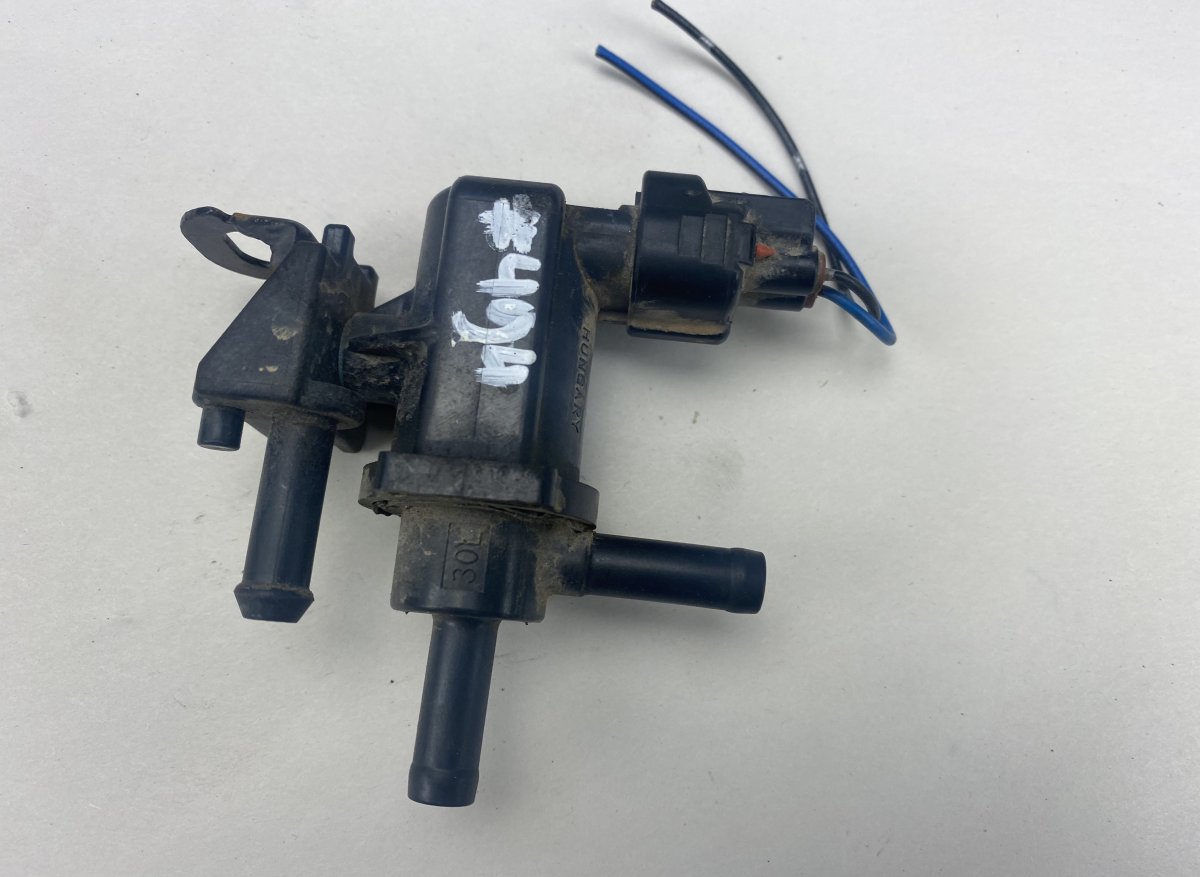 Toyota Corolla Engine Solenoid Valve TOYOTA COROLLA IX (E120) (2001-2007) Engine Sol...