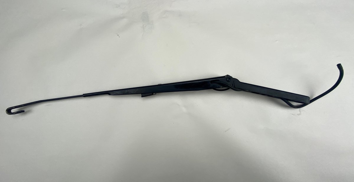 Cadillac Escalade Windscreen Wiper Arm Right CADILLAC ESCALADE (1998-2006) Windscreen Wiper ...