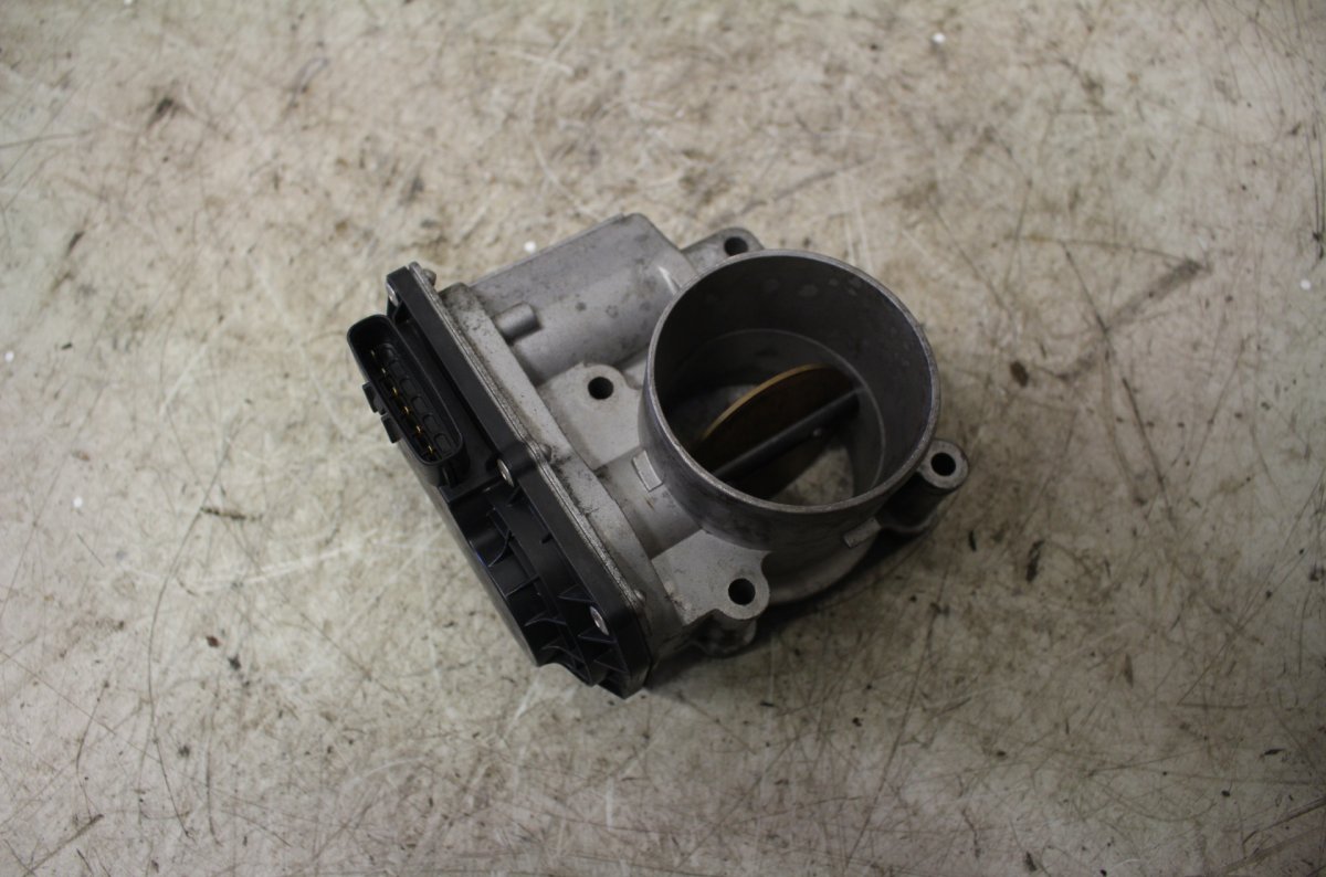 Subaru Legacy Throttle body Throttle body — SUBARU LEGACY IV / Outback (200...
