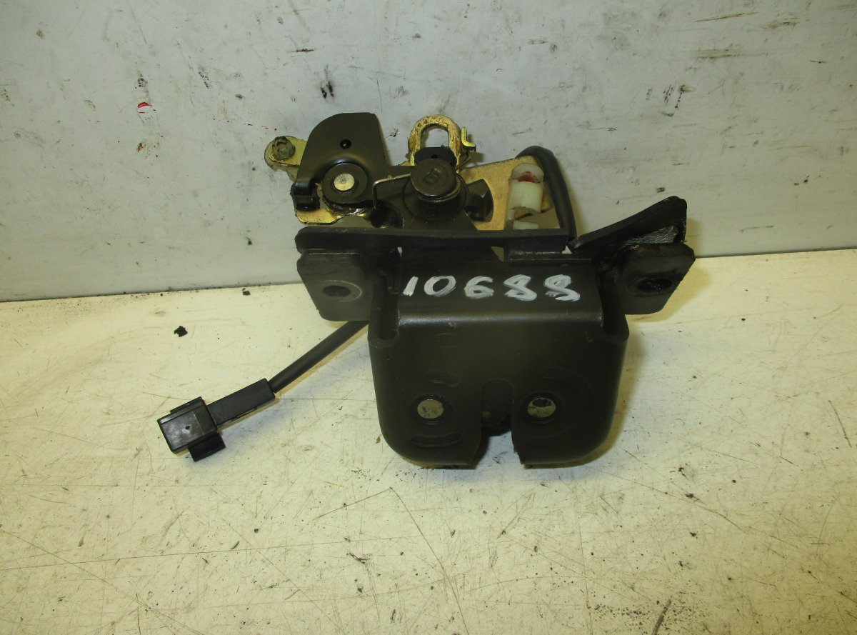 Kia Sorento Boot lid / tailgate lock Boot lid / tailgate lock — KIA SORENTO I (JC) (...