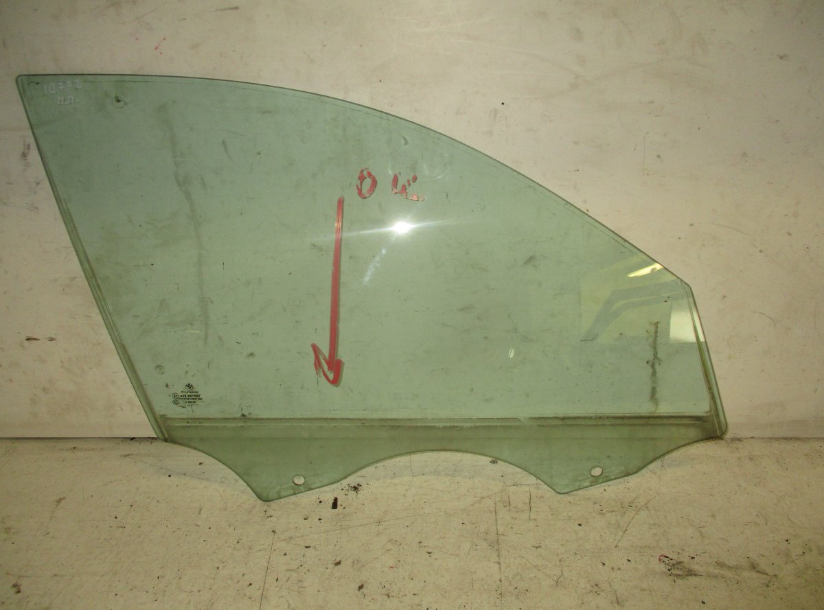 BMW 3 (E90 / E91 / E92 / E93) Door window glass front right BMW 3 (E90, E91, E92, E93) (2005-2011) Door win...