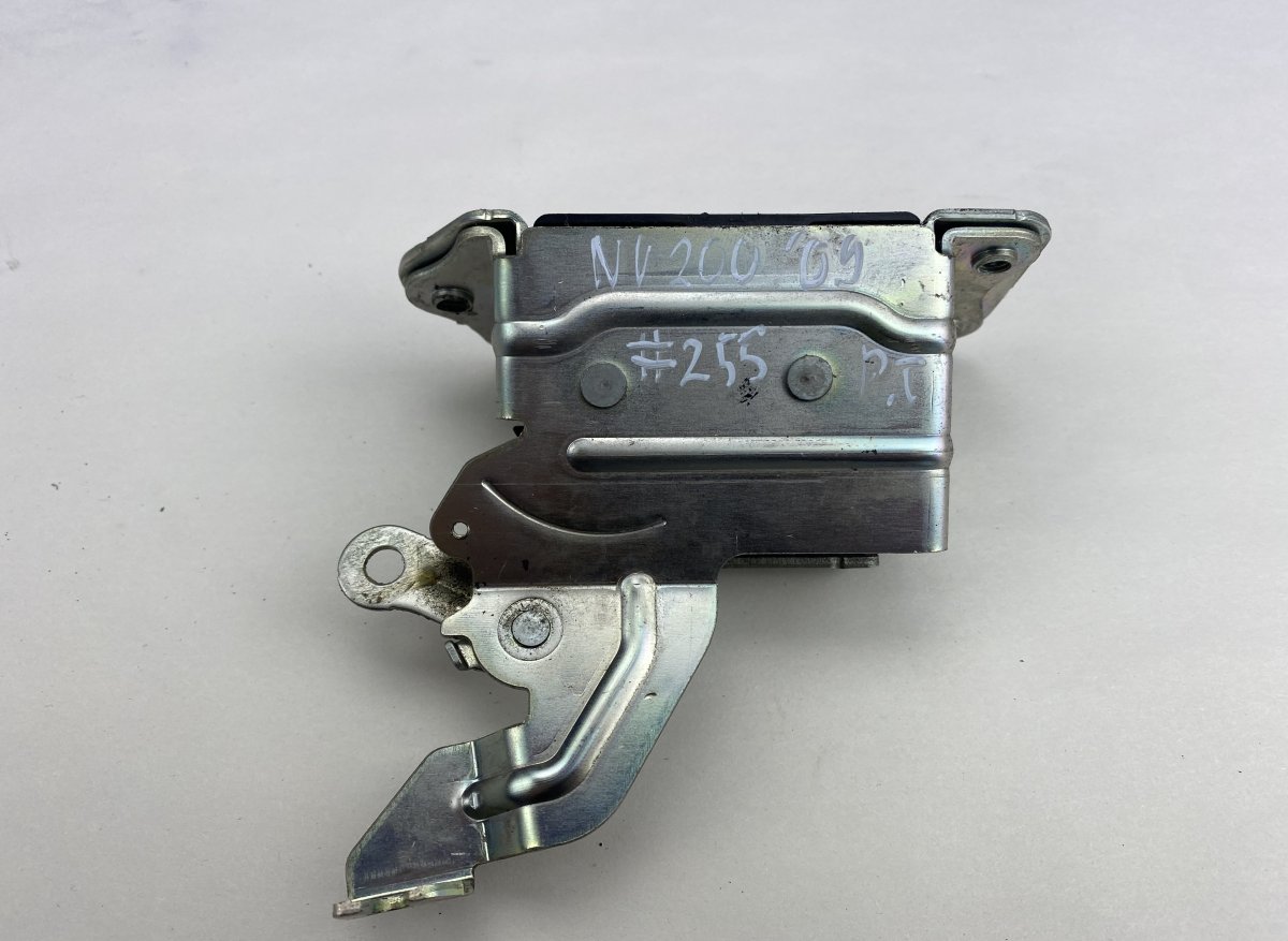Nissan NV200 Sliding door lock right NISSAN NV200 (M20) (2010-2021) Sliding door loc...