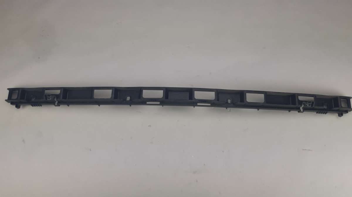 Volkswagen Touran Rear bumper bracket, central VW TOURAN (1T3) (2010-2015) Rear bumper bracket...