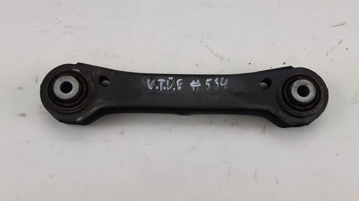 BMW 1 (E81 / E82 / E87 / E88) Rear axle track control arm upper front left BMW 1 (E81, E82, E87, E88) (2003-2013) Rear axl...