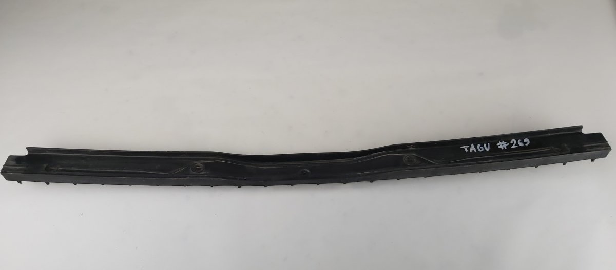 Volkswagen Passat Rear bumper bracket, central VW PASSAT B5 (3B3) (2000-2005) Rear bumper brac...