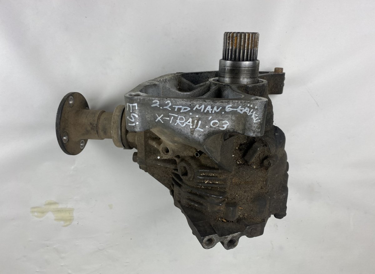 Nissan X-Trail Vahekast / nurkreduktor NISSAN X-TRAIL I (T30) (2001-2007) Transfer Box...