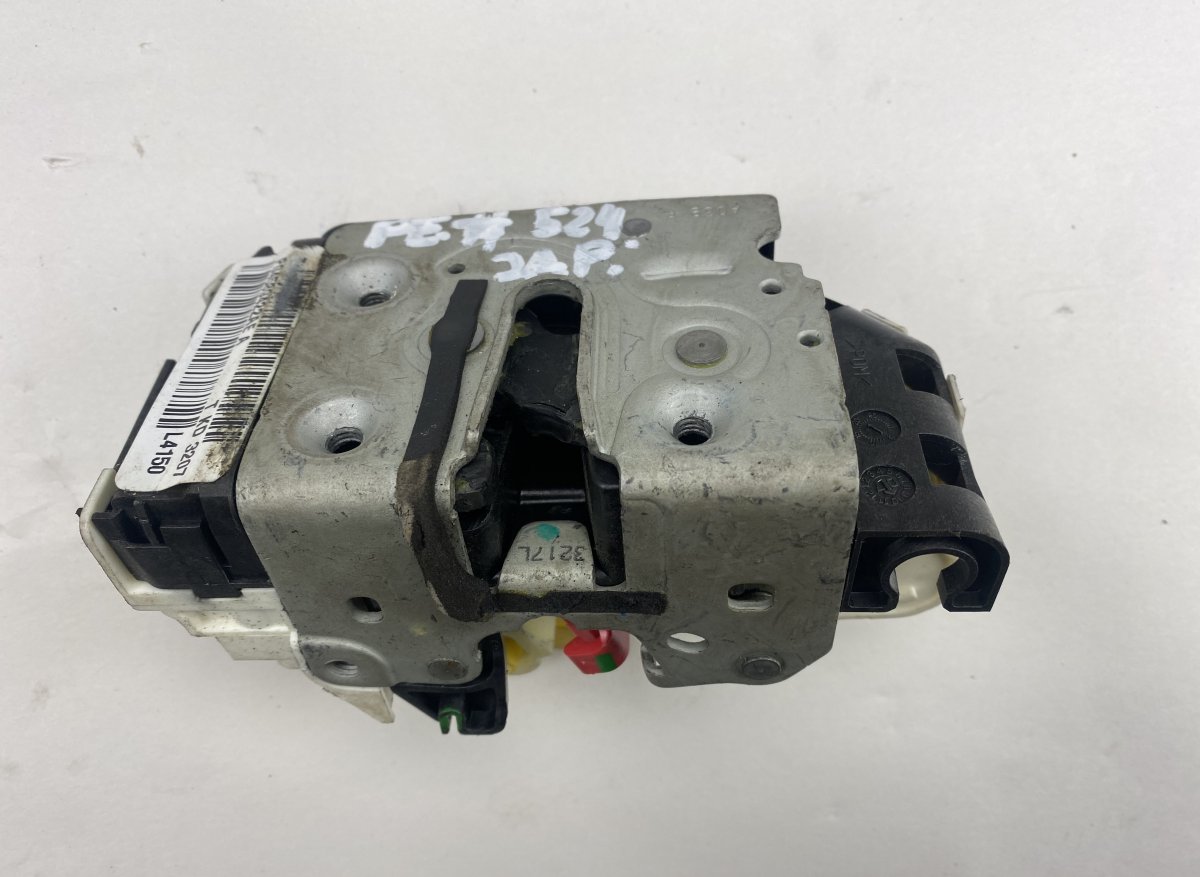 Chrysler Grand Voyager / Town & Country Door lock — front right Door lock — front right — CHRYSLER VOYAGER V (R...