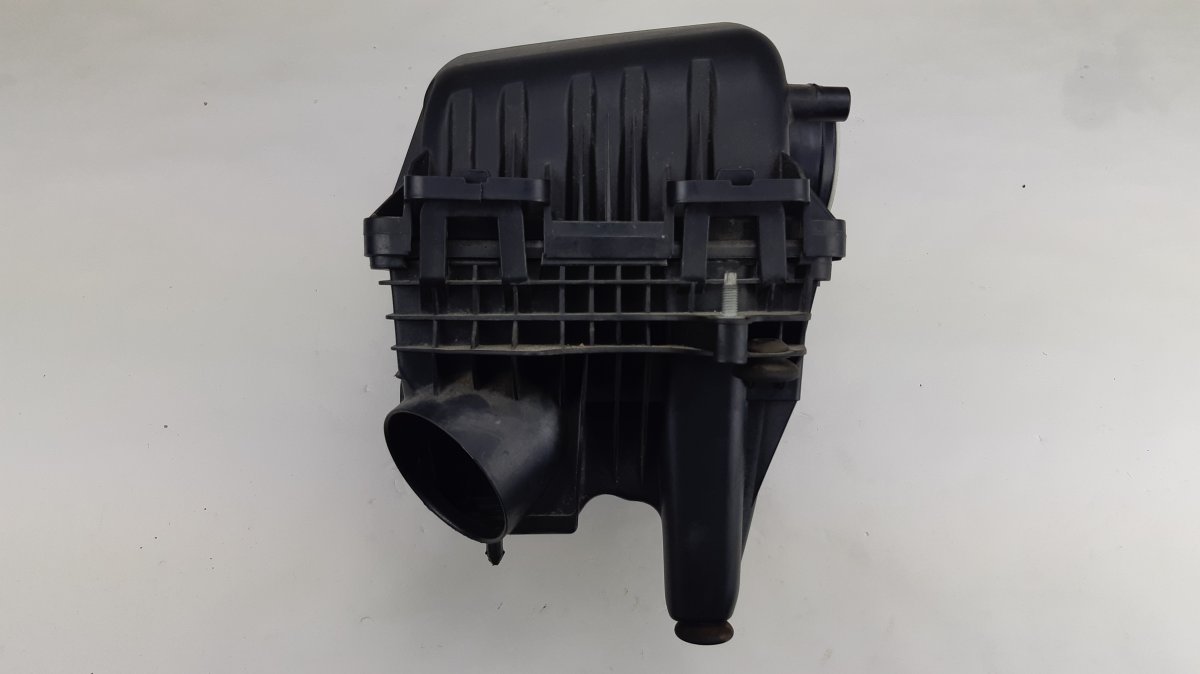 Chrysler Grand Voyager / Town & Country Air Cleaner (filter box)