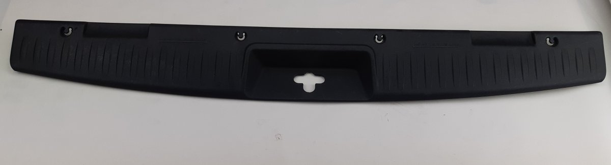 Chrysler Grand Voyager / Town & Country Trunk loading edge cover