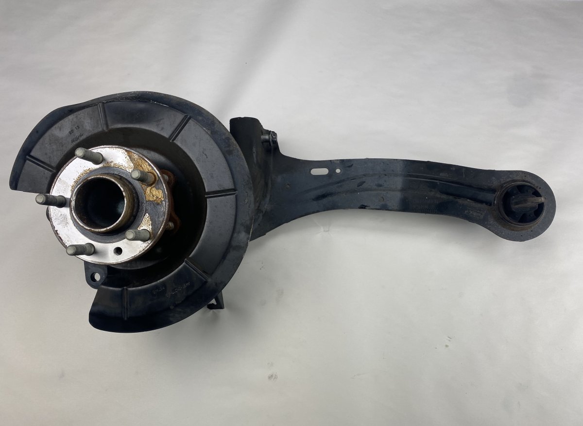 Volvo V40 Wheel bearing housing rear left VOLVO V40 (2012-2019) Wheel bearing housing rea...
