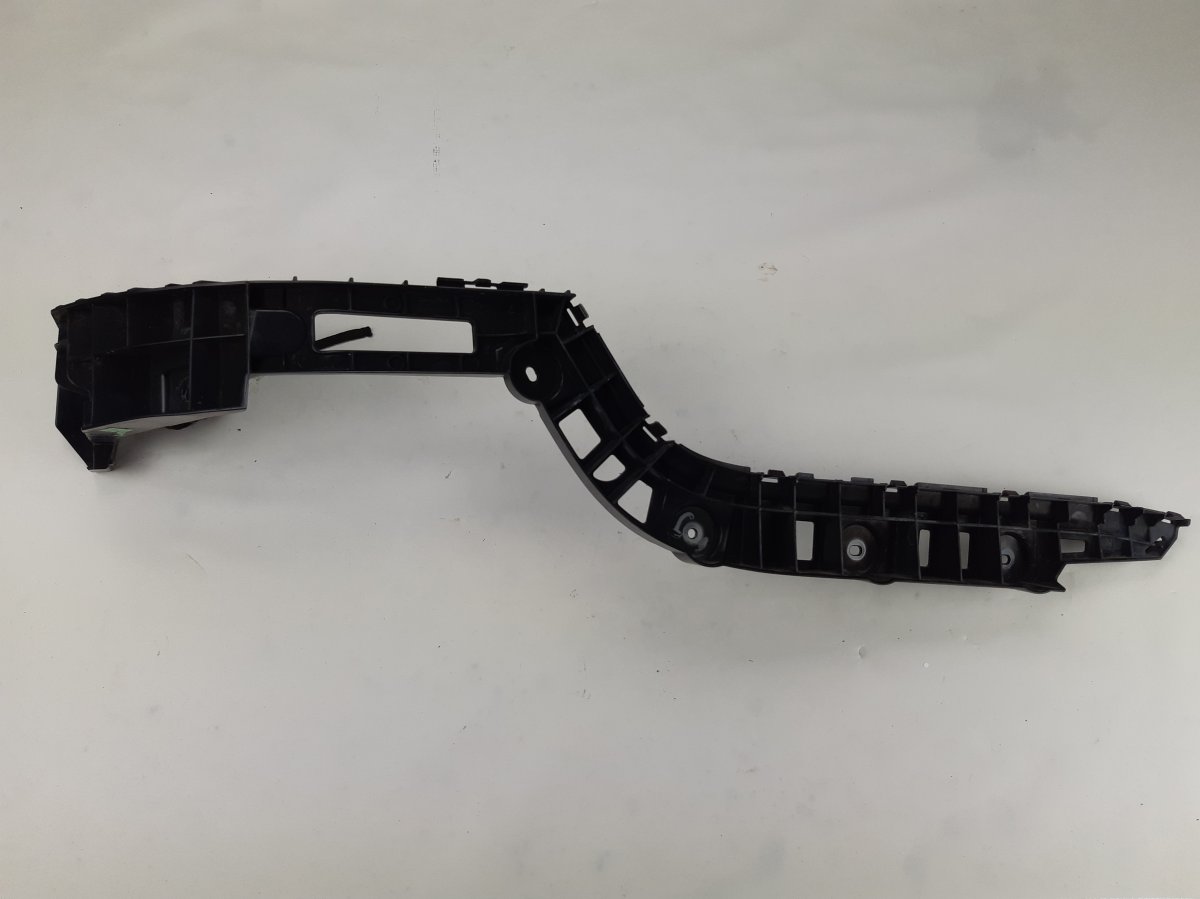 Volkswagen Passat (B7) Rear bumper Carrier holder on fender right VW PASSAT B7 / ALLTRACK (2010-2015) Rear bumper...