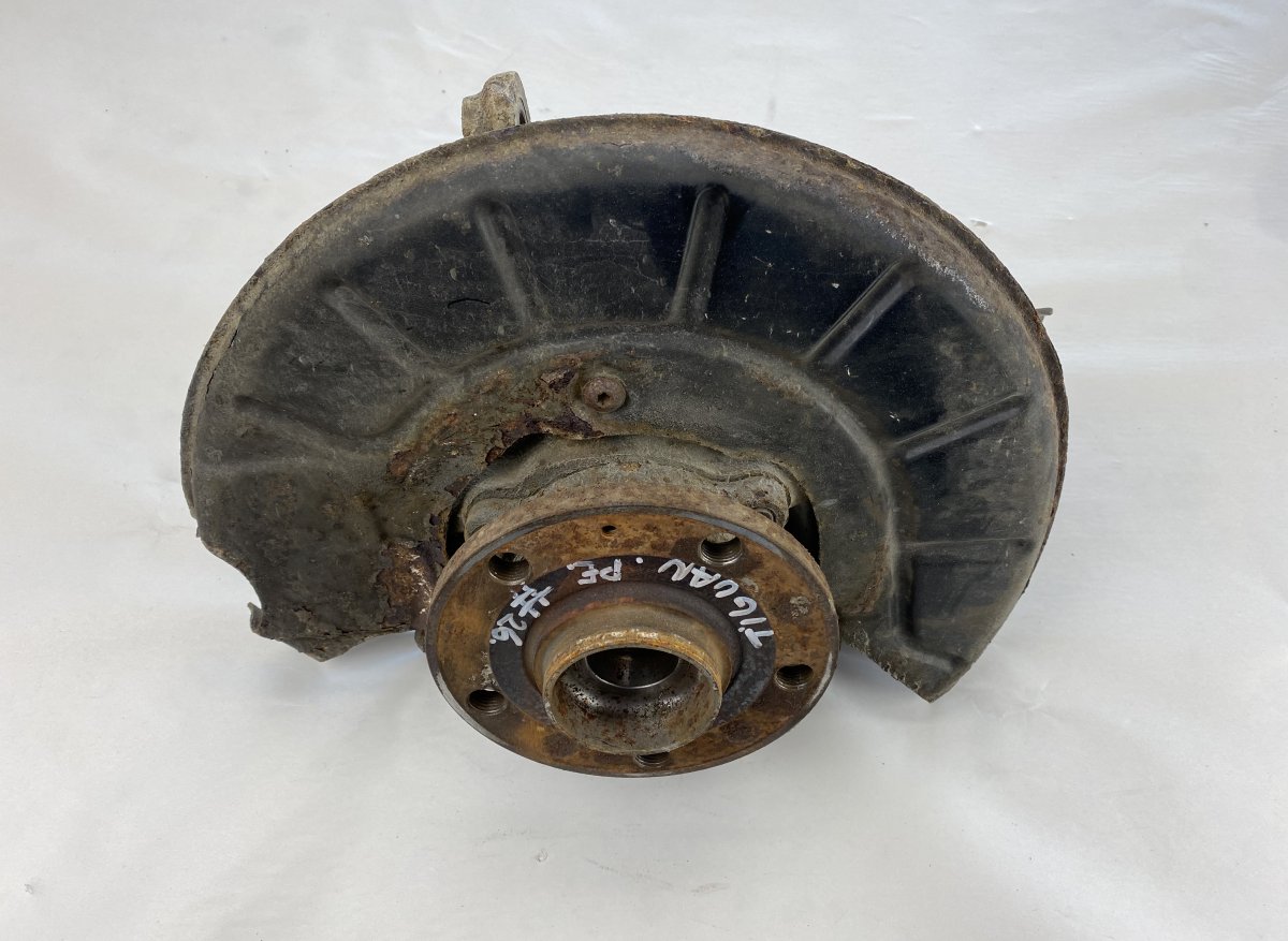 Volkswagen Tiguan Wheel bearing housing front right VW TIGUAN I (5N) (2007-2018) Wheel bearing hous...