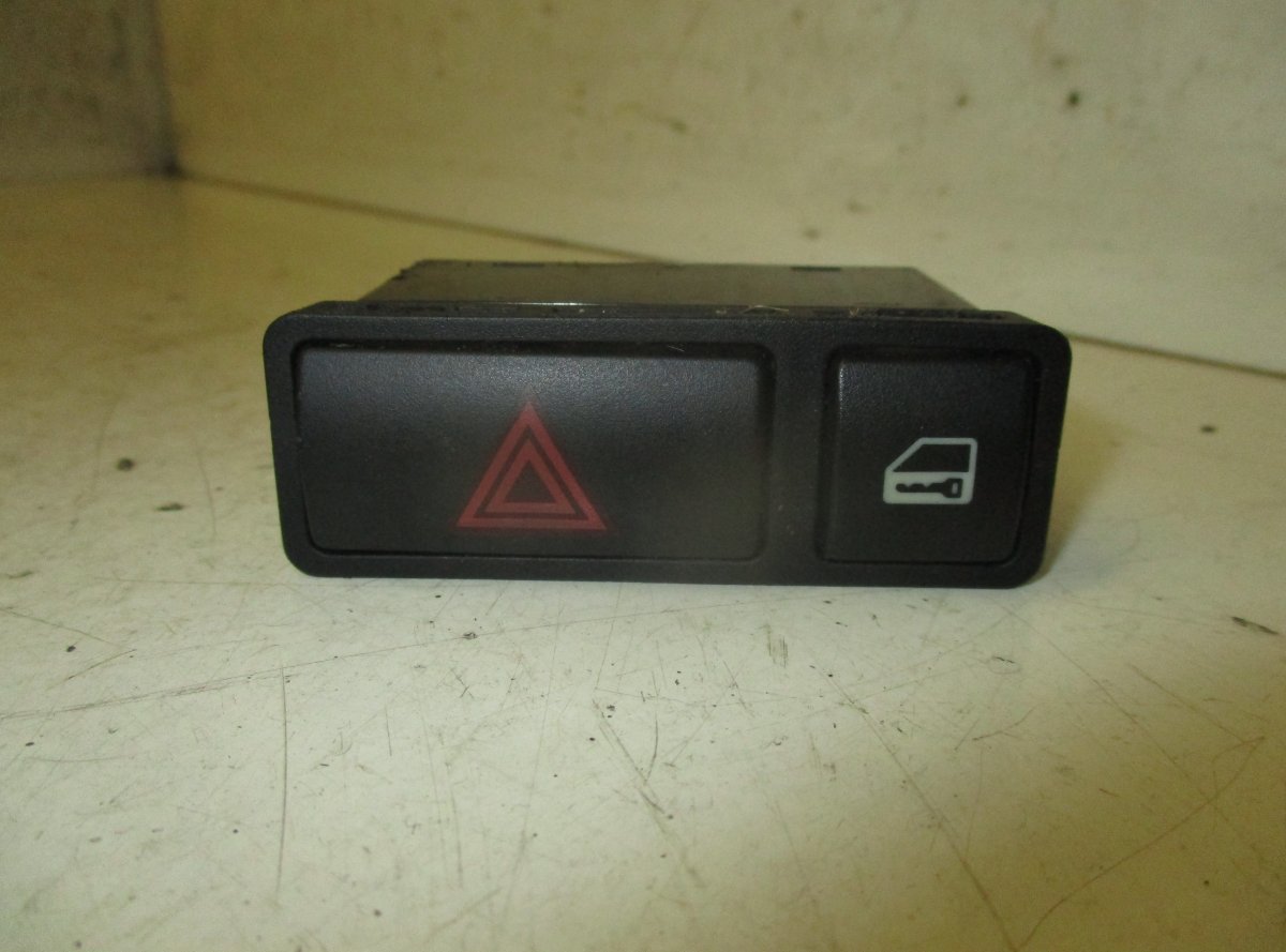 BMW X5 (E53) Hazard switch BMW X5 (E53) (2000-2007) Hazard switch 8368920
...