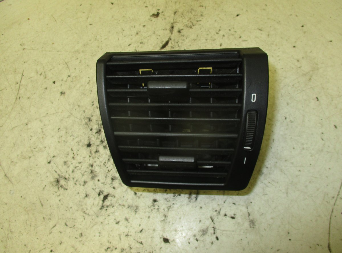 BMW X5 (E53) Air Vent front right BMW X5 (E53) (2000-2007) Air Vent front right 8...