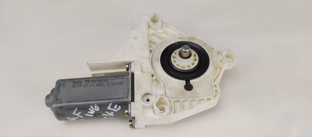 Volkswagen Golf 4 Window Regulator Motor Front Left VW GOLF V (1K) (2003-2009) Window Regulator Mot...