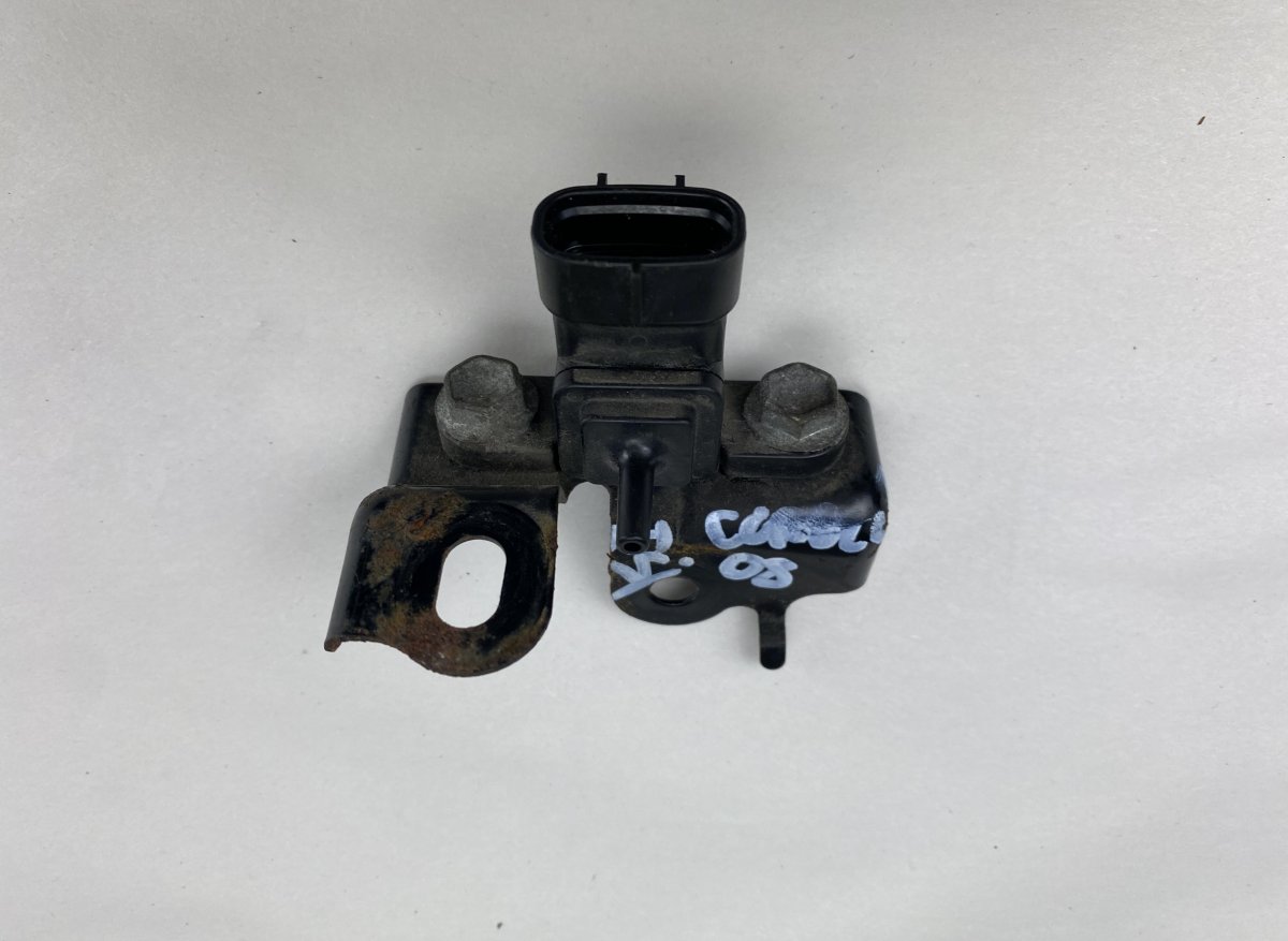 Toyota Corolla Crash Sensor Front Crash Sensor Front — TOYOTA COROLLA X (E140, E1...