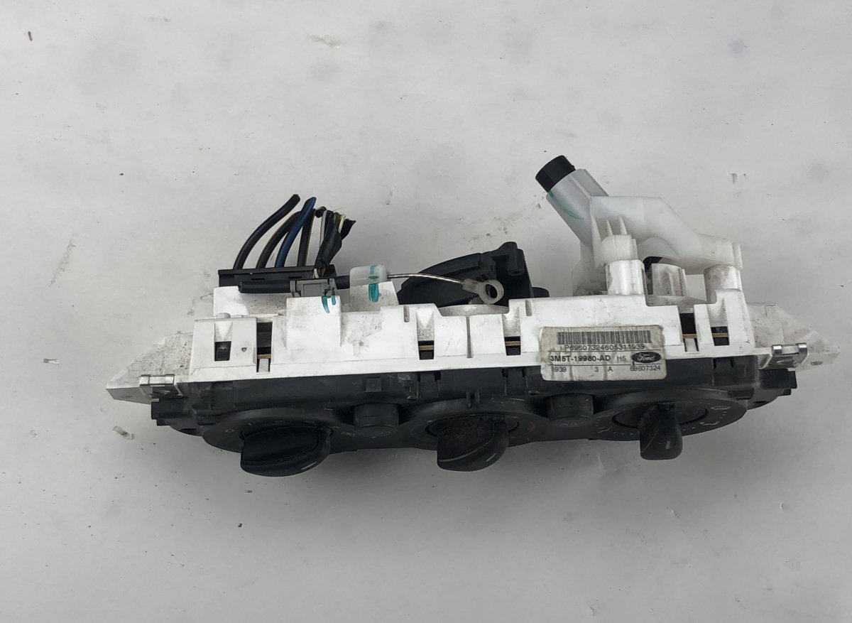 Ford Focus Heater control panel Heater control panel — FORD FOCUS II (2004-2012...