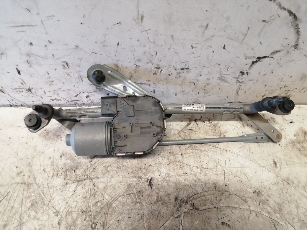 Volkswagen Golf Sportsvan Wiper linkage / mechanism