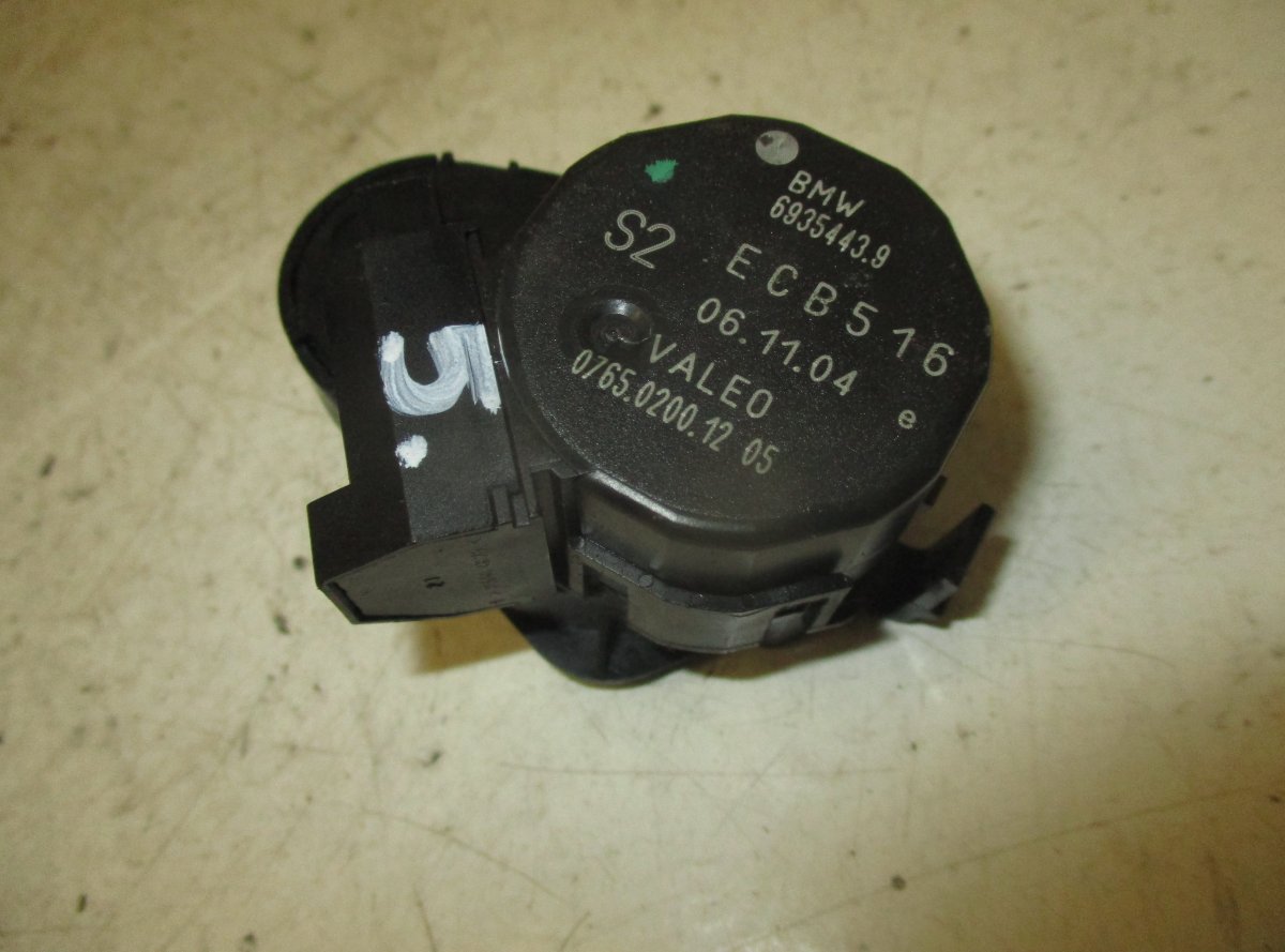 BMW X5 (E53) Evaporator air flow flap control motor BMW X5 (E53) (2000-2007) Evaporator air flow fl...