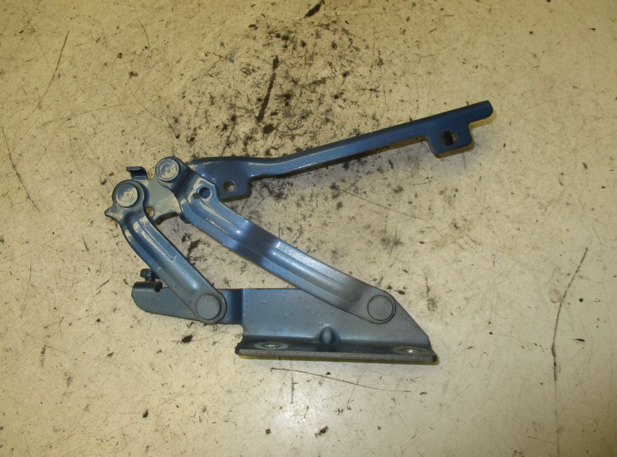 Volkswagen Golf 4 Bonnet Hinge Right VW GOLF V (1K) (2003-2009) Bonnet Hinge Right

...