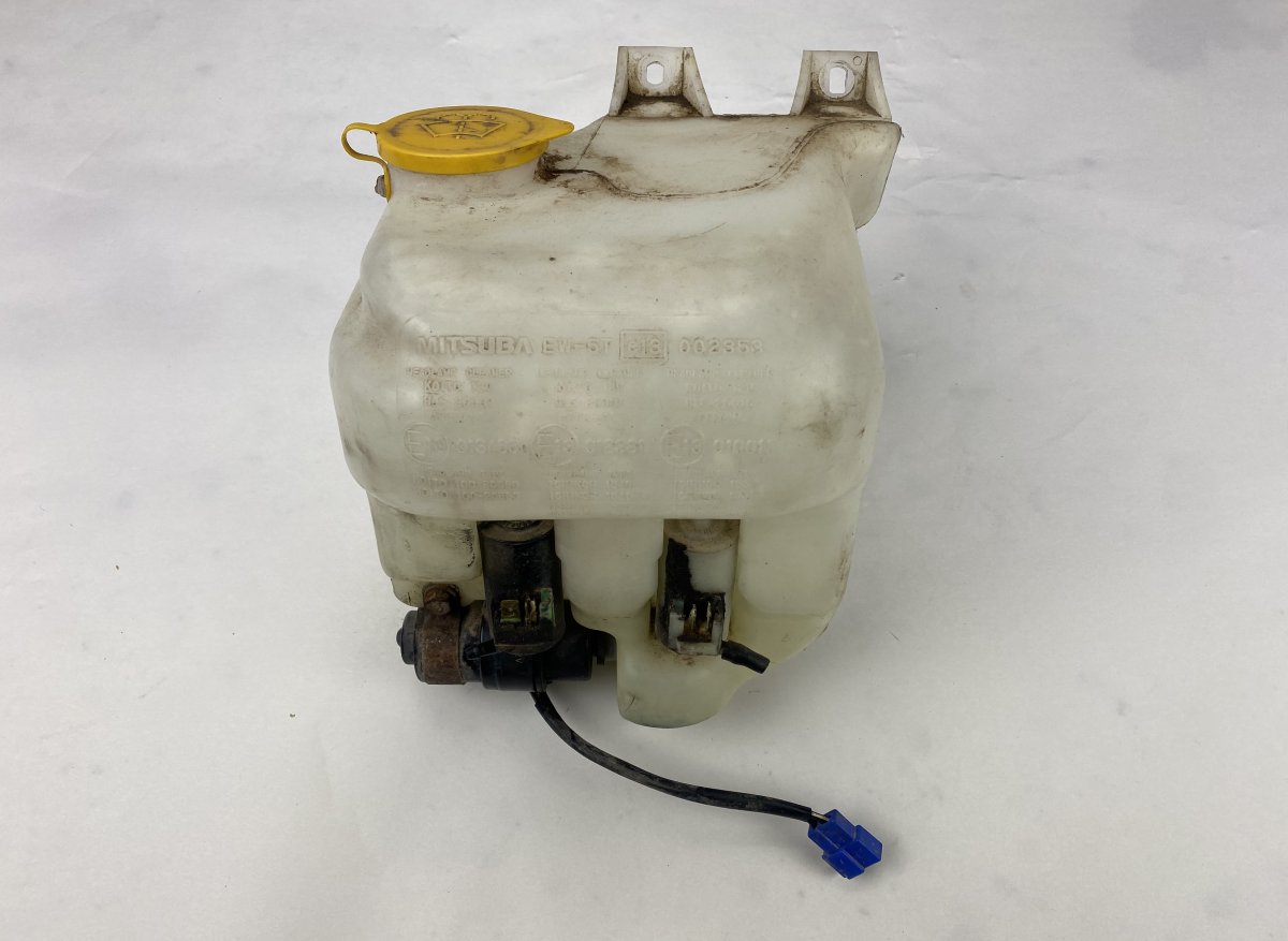 Subaru Forester Window washer reservoir SUBARU FORESTER (SF) (1997-2002) Window washer ...