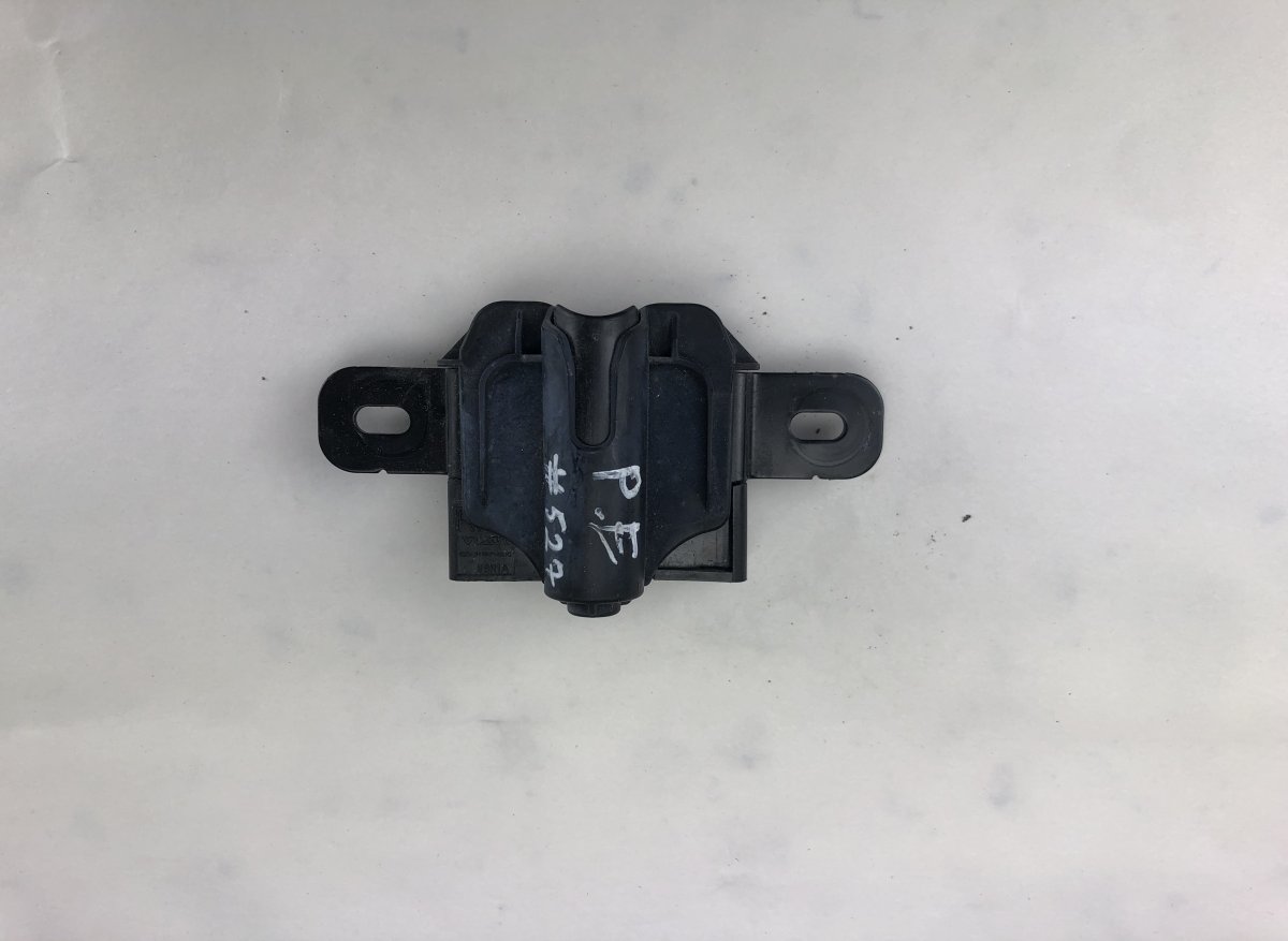 Volvo V40 Bonnet latch right VOLVO V40 (2012-2019) Bonnet latch right U9H1A
...