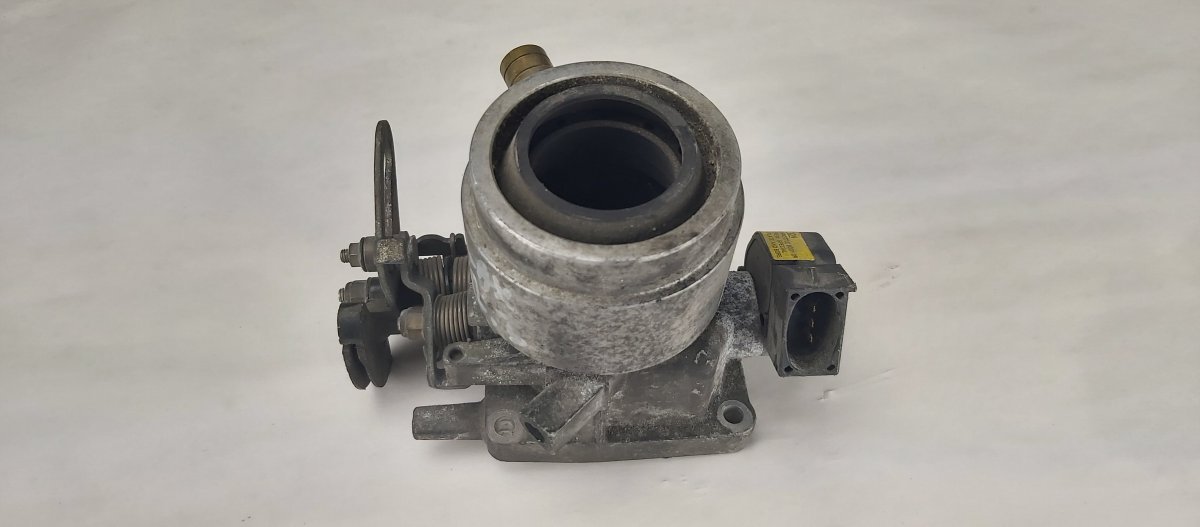 Ford Galaxy Throttle body Throttle body — FORD GALAXY I (WGR) (1995-2006)...