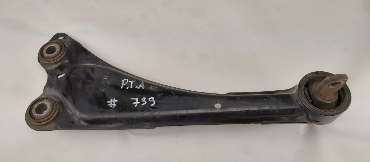 Toyota Avensis (T27) Rear Axle Track Control Arm Lower Rear right TOYOTA AVENSIS (T270) (2009-2018) Rear Axle Tra...