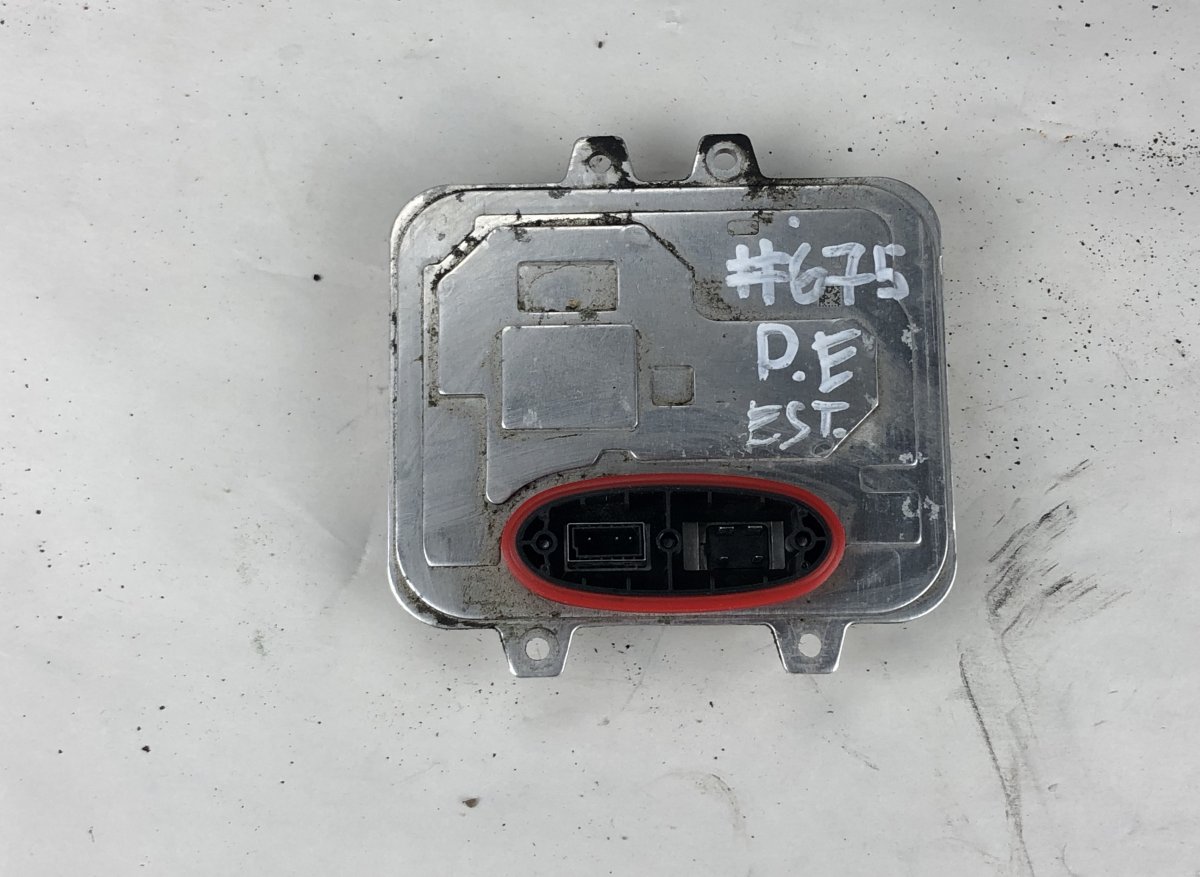 Skoda Octavia Xenon control unit right SKODA OCTAVIA II (1Z) (2004-2013) Xenon control...