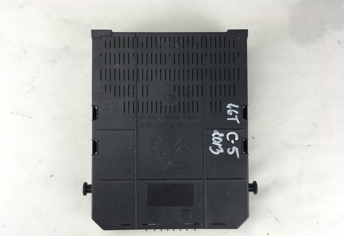 Citroen C5 Fuse box Fuse box — CITROËN C5 II (2008-2019) — 96784769...