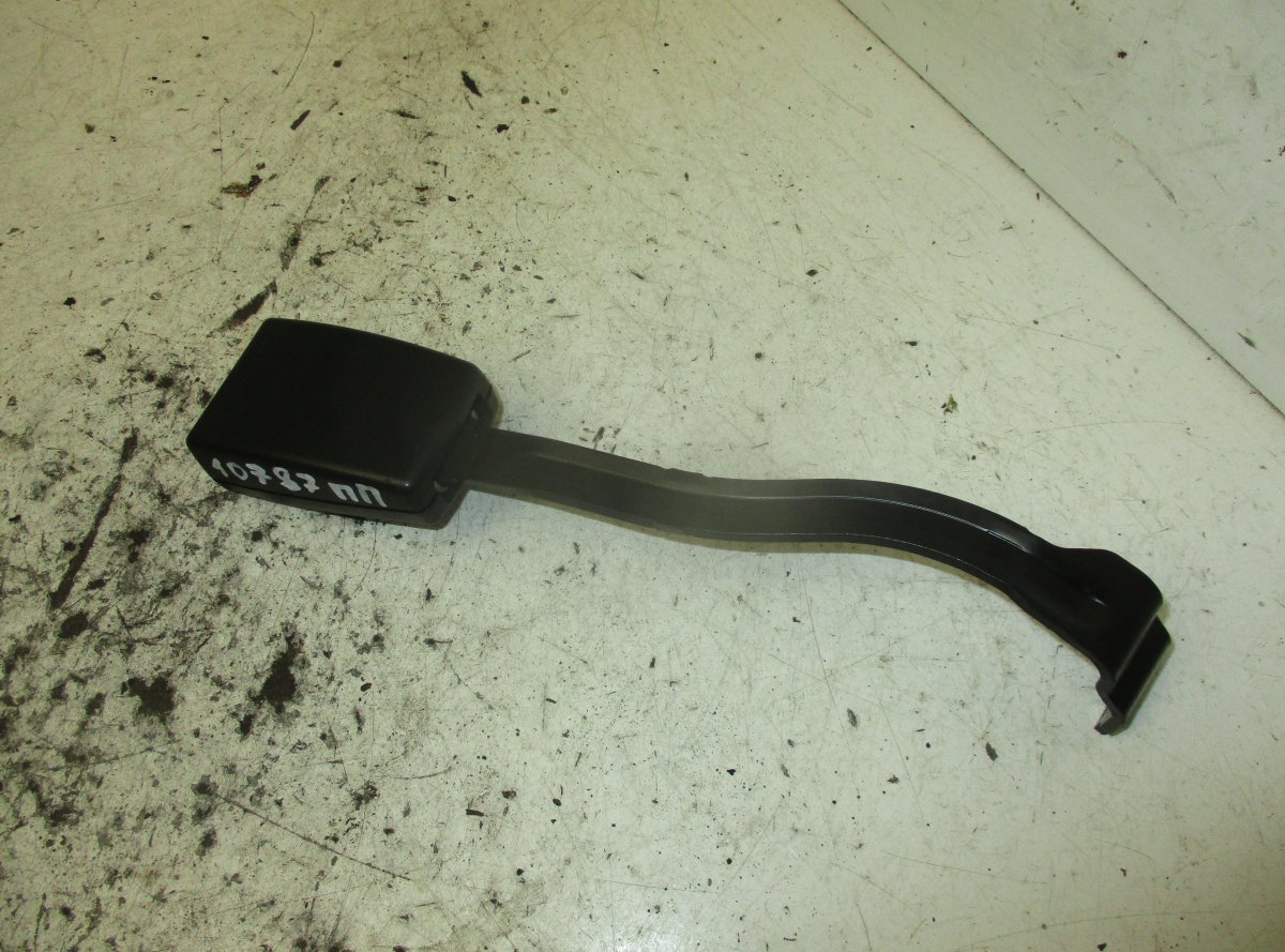Skoda Octavia Seat belt buckle — front right Seat belt buckle — front right — SKODA OCTAVIA ...