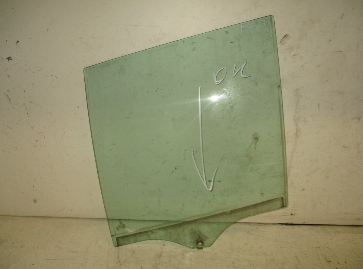 BMW X5 (E53) Door window glass rear left