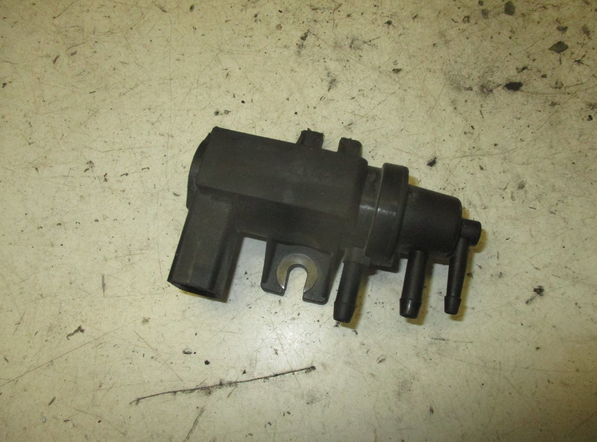 Volkswagen Golf 4 Engine Solenoid Valve VW GOLF V (1K) (2003-2009) Engine Solenoid Valv...