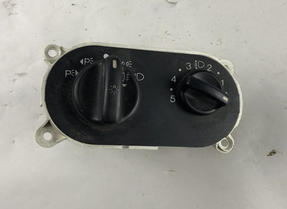 Ford Mondeo Headlight Switch Headlight switch — FORD MONDEO Mk III (2000-200...