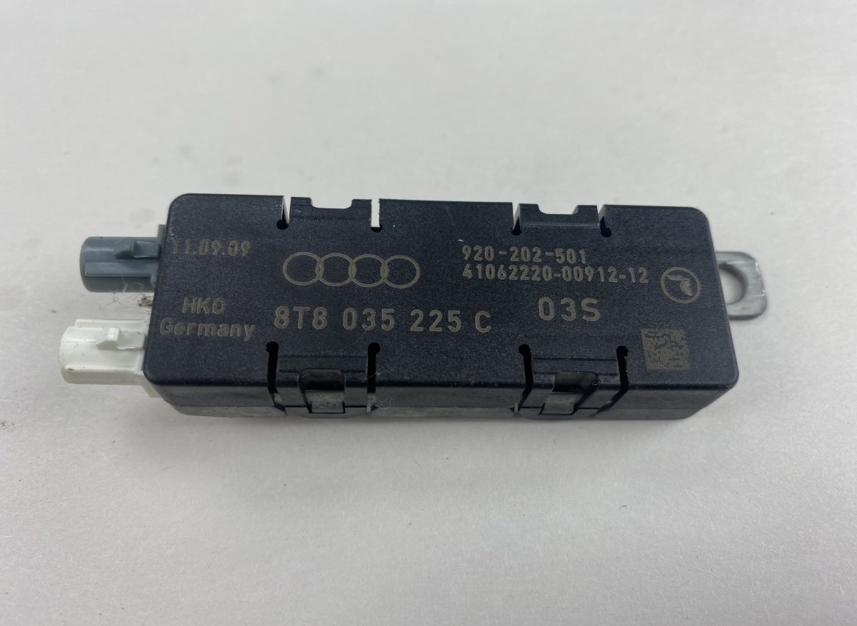Audi A5 (B8) Aerial amplifier / control unit AUDI A5 (B8, 8T, 8F) (2007-2016) Aerial amplifi...