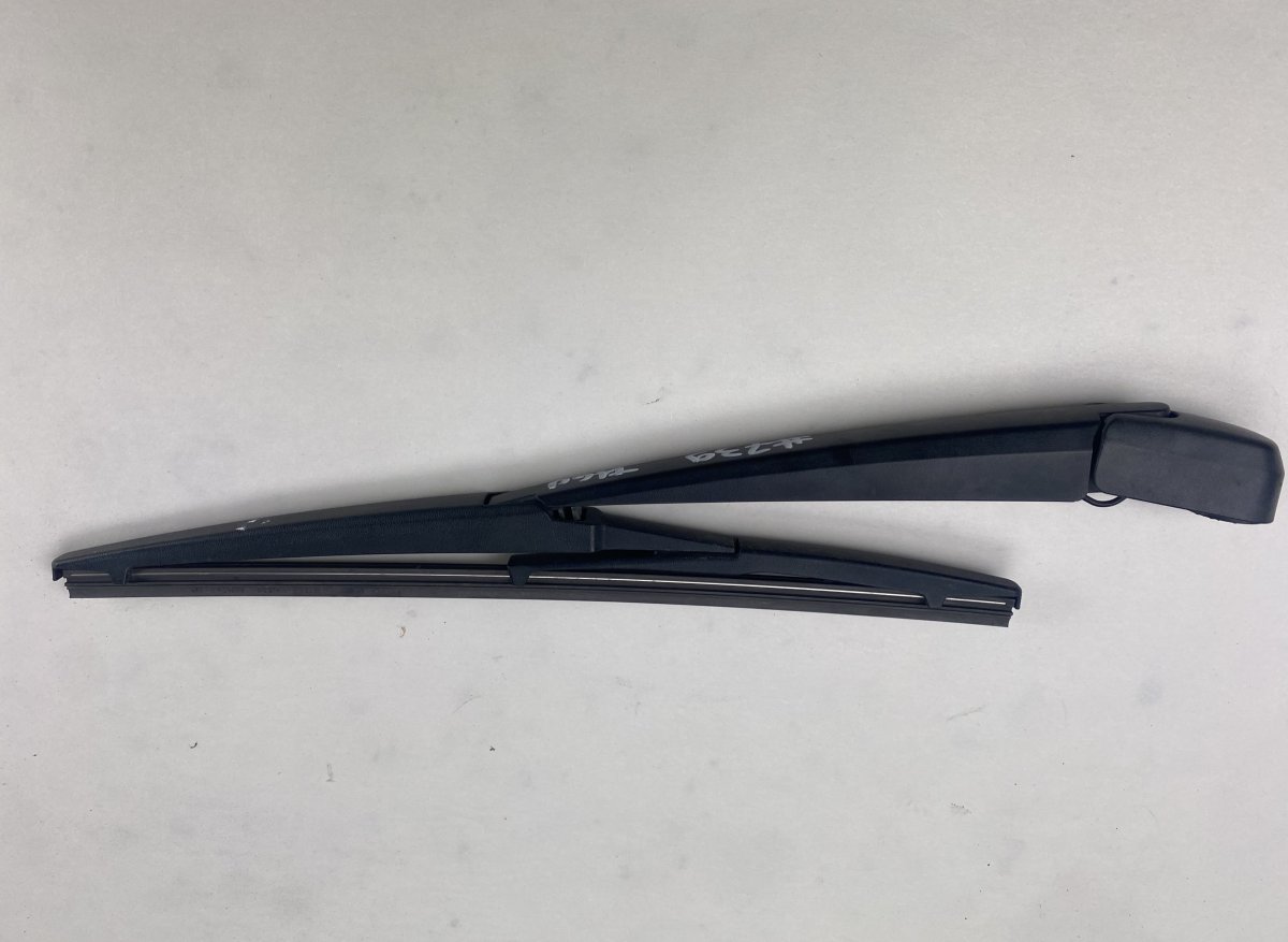 Toyota Avensis (T27) Rear window wiper arm TOYOTA AVENSIS (T270) (2009-2018) Rear Window W...