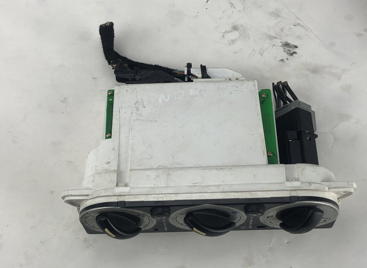 Ford Mondeo Heater control panel FORD MONDEO Mk III (2000-2007) Heater control p...